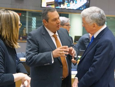 Π,Καμμένος: «Μεγάλες οι δυνατότητες να επωφεληθεί η Ελλάδα από το Ευρωπαϊκό ταμείο για την άμυνα»